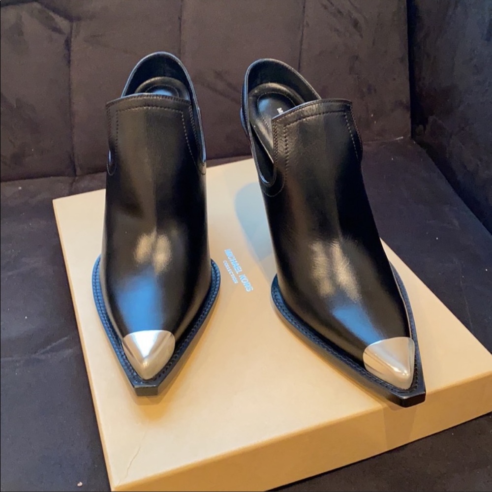 Michael Kors collection cowboy pumps/ boot